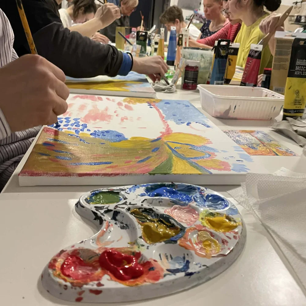 Akrilfestés vászonra egy veszprémi élményfestésen